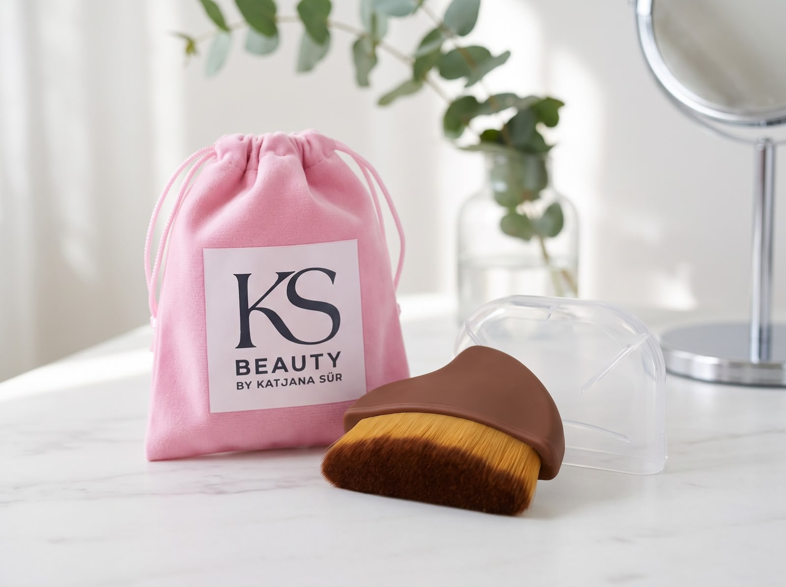 KS Beauty Foundation-Pinsel mit Schutzkappe und rosa Samtbeutel